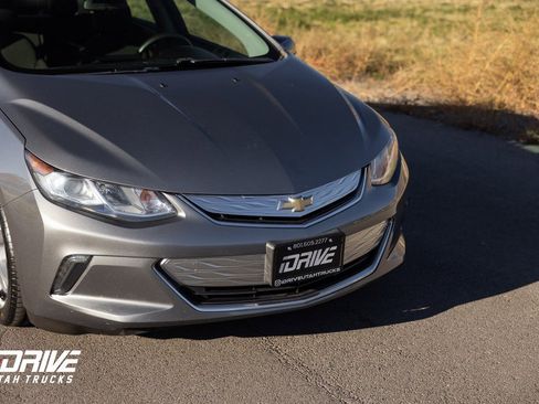 Used 2018 Chevrolet Volt LT image 3