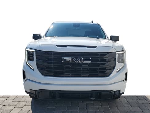 Used 2025 GMC Sierra 1500 Elevation image 2