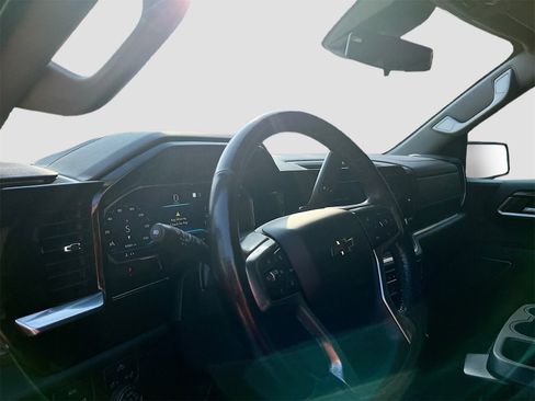 Used 2022 Chevrolet Silverado 1500 RST w/ Redline Edition image 9