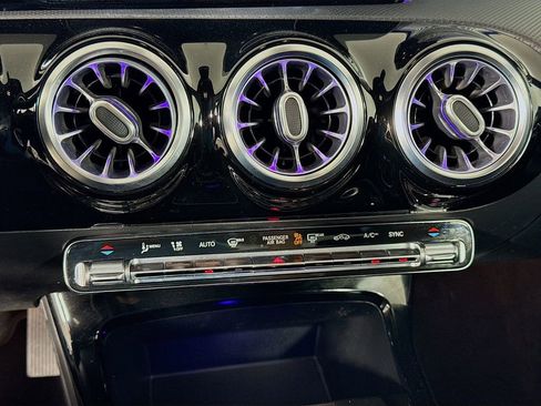 Used 2021 Mercedes-Benz A 220 image 15