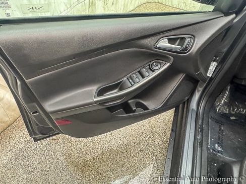 Used 2018 Ford Focus SEL FWD image 22