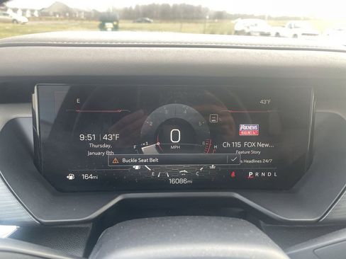 Used 2024 GMC Acadia Elevation w/ Luxury Package image 13