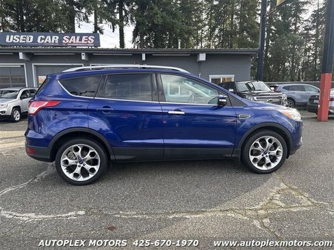 Used 2015 Ford Escape Titanium w/ Equipment Group 301A image 8