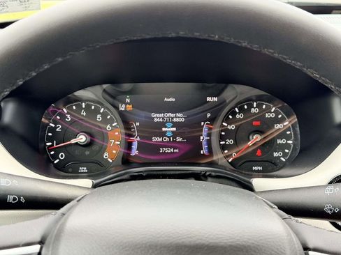 Used 2025 Jeep Compass Limited image 9