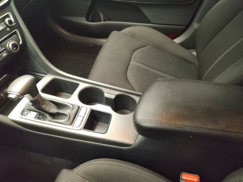 Used 2020 Kia Optima LX FWD image 26