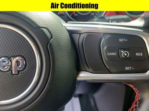 Used 2022 Jeep Wrangler Rubicon AWD/4WD image 12