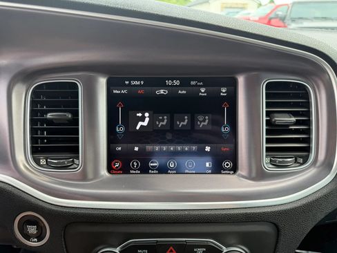 Used 2019 Dodge Charger SXT AWD/4WD image 23