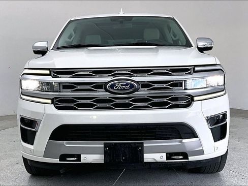 Used 2022 Ford Expedition Platinum image 5