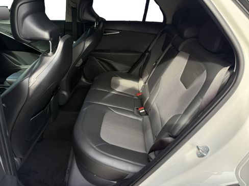 Used 2025 Kia Niro EX FWD image 16