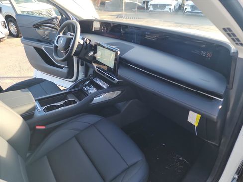 New 2026 Lincoln Nautilus Premier image 23