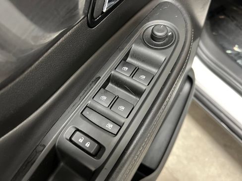 Used 2020 Buick Encore Preferred AWD/4WD image 12