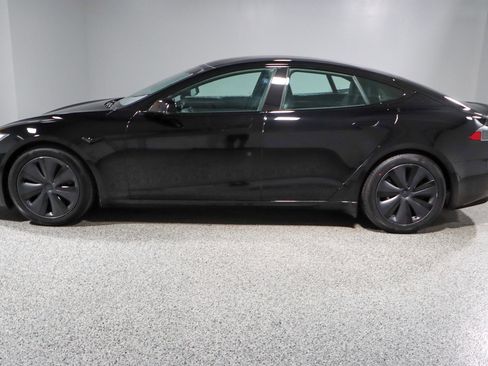 Used 2021 Tesla Model S Plaid image 10