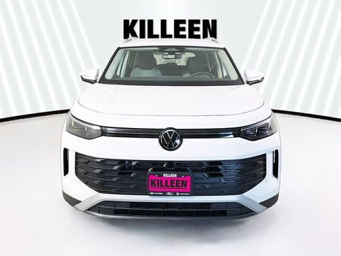 Used 2025 Volkswagen Tiguan S image 2