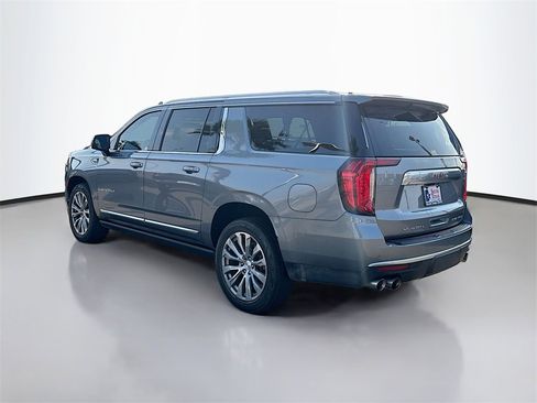 Used 2021 GMC Yukon XL Denali w/ Denali Premium Package image 6