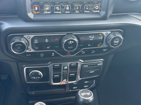 Used 2021 Jeep Wrangler Unlimited Sahara image 18