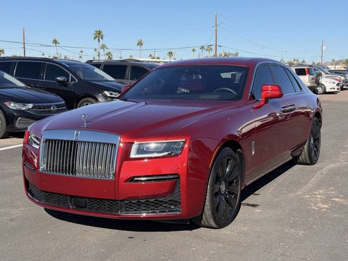 Used 2024 Rolls-Royce Ghost image 3