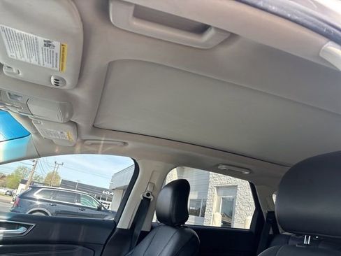 Used 2018 Ford Edge Titanium w/ Equipment Group 302A AWD/4WD image 13