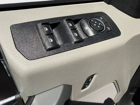 Used 2019 Ford F150 XLT AWD/4WD image 12