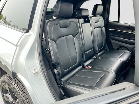 Certified 2025 Jeep Grand Cherokee Limited w/ Luxury Tech Group II AWD/4WD image 27