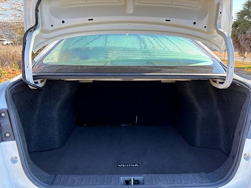 Certified 2022 Nissan Versa SV image 24