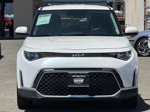 Used 2024 Kia Soul LX w/ Option Group 015 FWD image 11