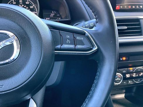 Used 2018 MAZDA MAZDA3 Touring image 23