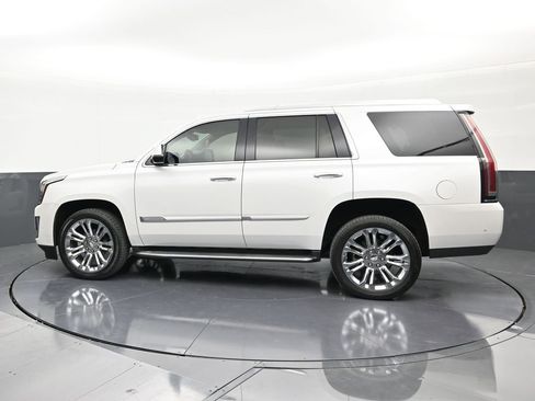 Used 2020 Cadillac Escalade 2WD image 2