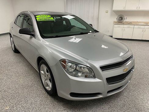 Used 2011 Chevrolet Malibu LS image 3
