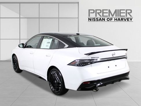 New 2026 Nissan Sentra SR w/ Floor Mat Package FWD image 3