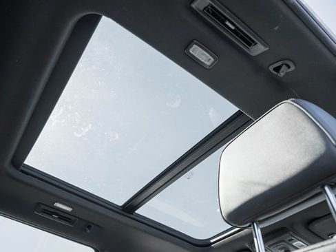 Used 2023 Chevrolet Suburban RST image 32