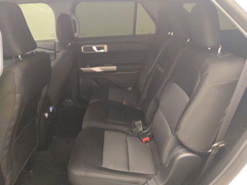 Used 2022 Ford Explorer XLT RWD image 18