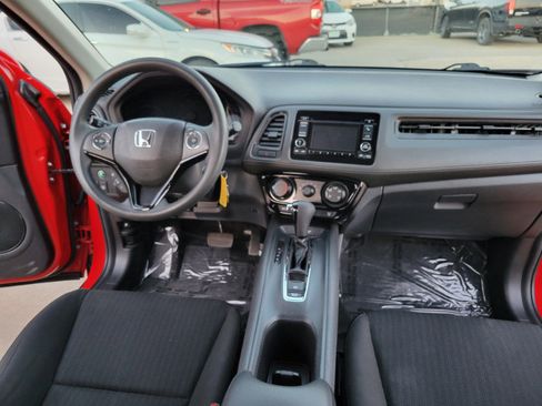 Used 2017 Honda HR-V LX image 21