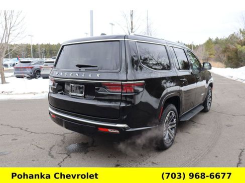 Used 2024 Jeep Wagoneer 4WD w/ Premium Group I image 7