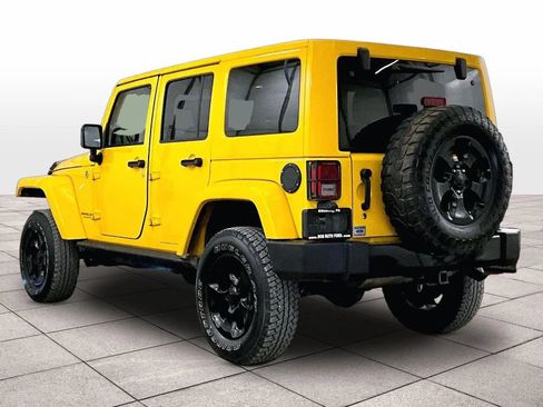 Used 2015 Jeep Wrangler Unlimited Sahara AWD/4WD image 11