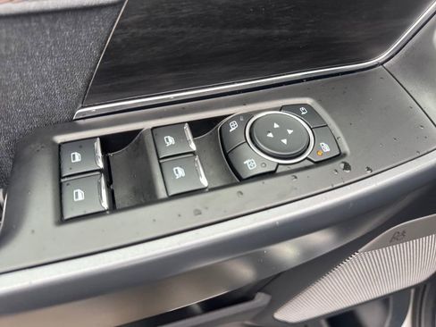 Used 2024 Ford F150 Lariat image 19