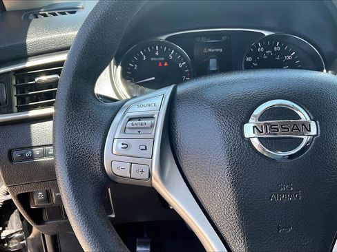 Used 2014 Nissan Rogue SV w/ SV Moonroof Package FWD image 24