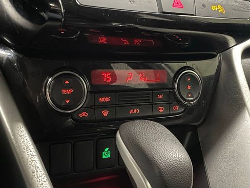 Used 2022 Mitsubishi Eclipse Cross LE image 19