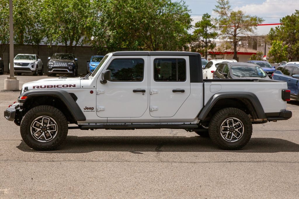 Used 2025 Jeep Gladiator Rubicon AWD/4WD image 8