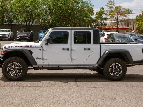 Used 2025 Jeep Gladiator Rubicon AWD/4WD image 8