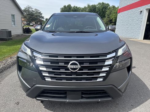Used 2025 Nissan Rogue SV AWD/4WD image 9