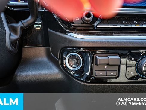 Used 2025 Chevrolet Silverado 1500 LT AWD/4WD image 41