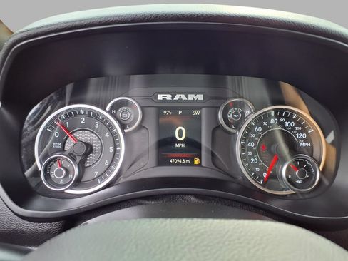Used 2024 RAM 2500 Big Horn AWD/4WD image 17
