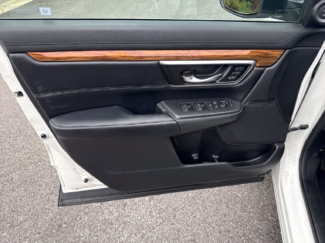 Used 2018 Honda CR-V Touring image 10