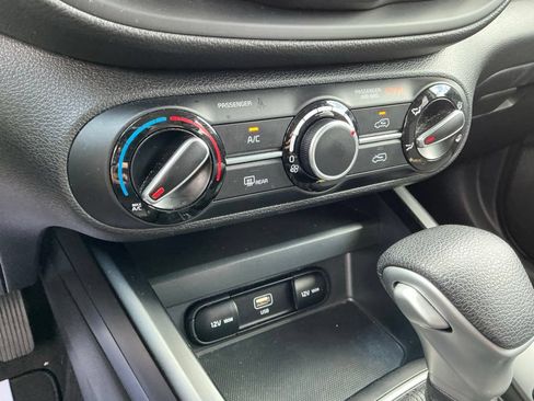 Used 2024 Kia Soul LX w/ Option Group 015 FWD image 39