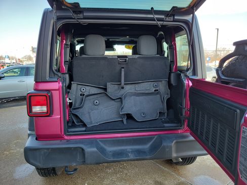 Used 2024 Jeep Wrangler Sport image 21