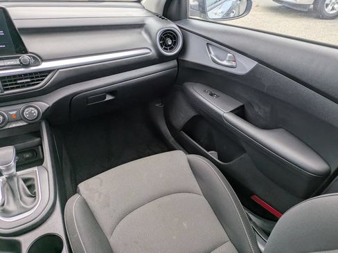 Used 2024 Kia Forte LXS w/ LXS Technology Package FWD image 17