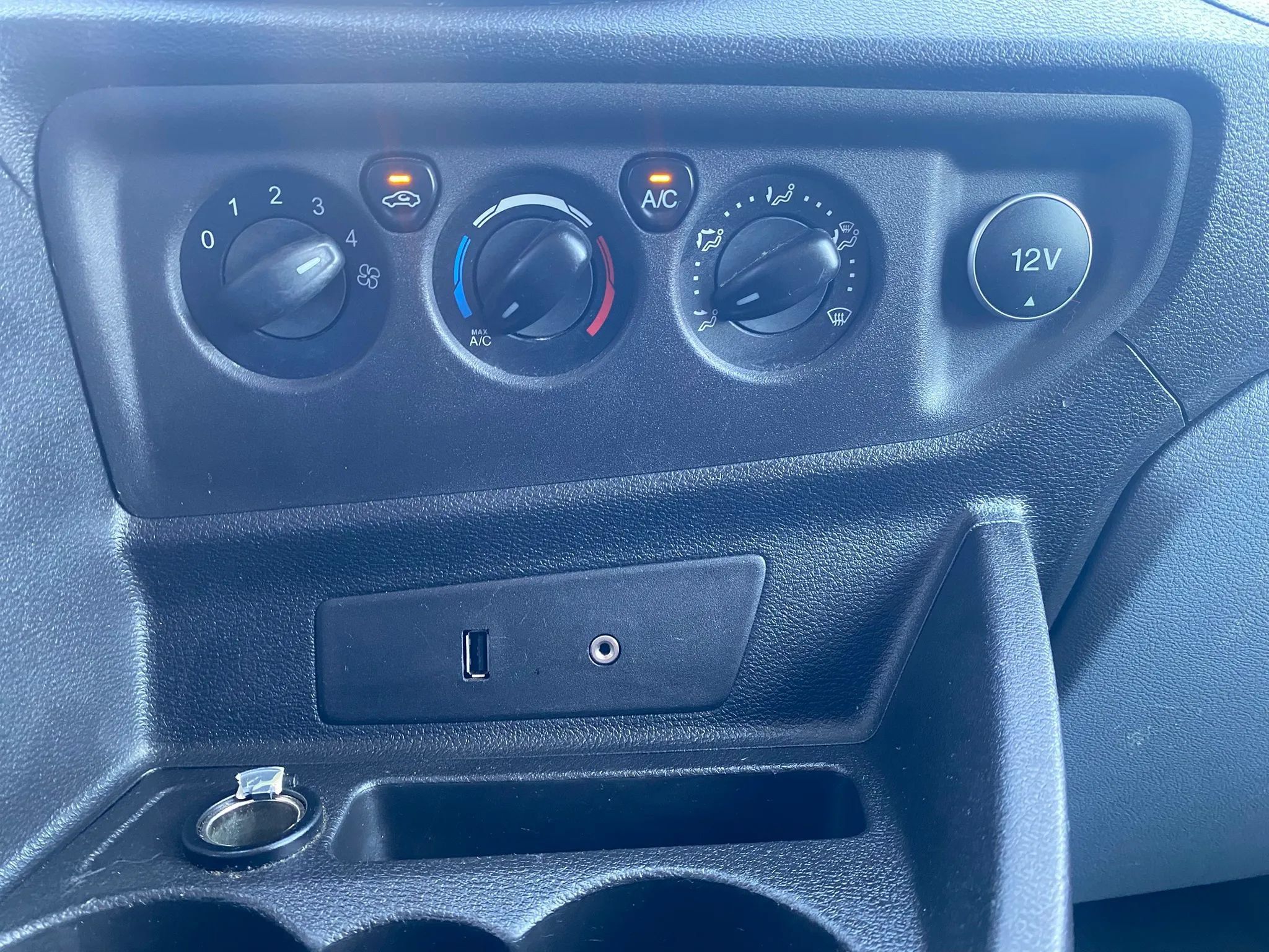 Used 2016 Ford Transit 350 XL RWD image 13