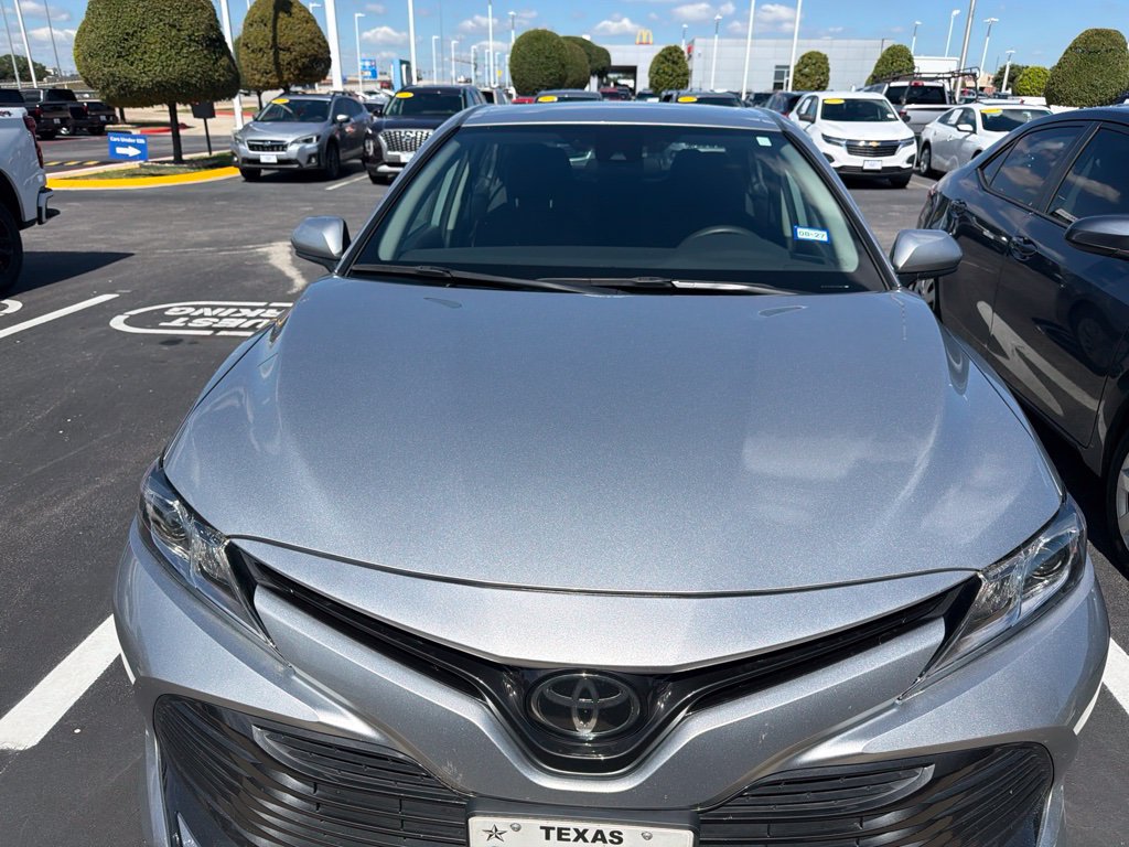 Used 2020 Toyota Camry LE FWD image 3