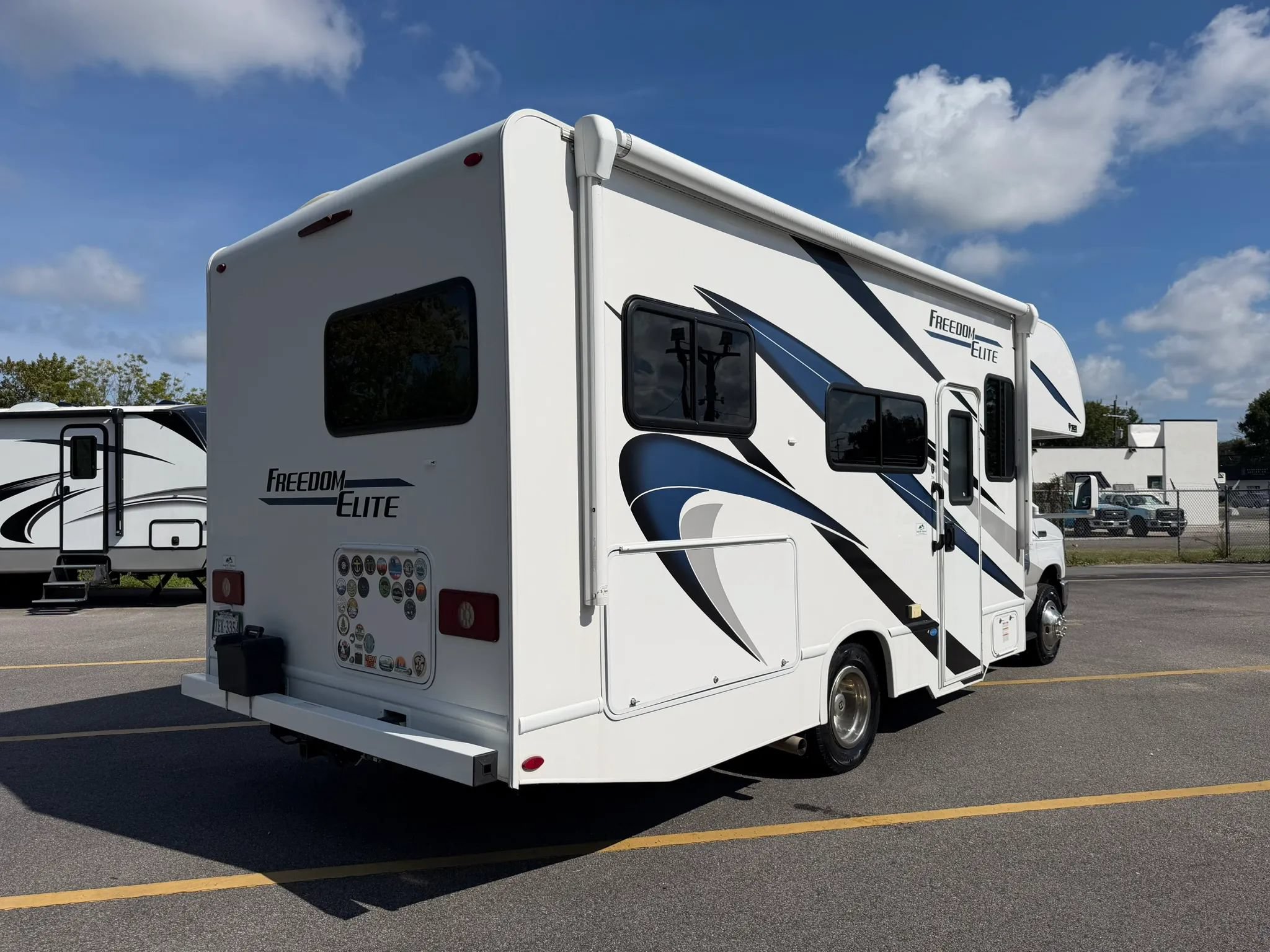 Used 2022 Ford E-350 and Econoline 350 Super Duty w/ Motorhome Prep Package RWD image 4