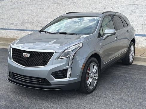Certified 2023 Cadillac XT5 Sportv w/ Technology Package AWD/4WD image 3